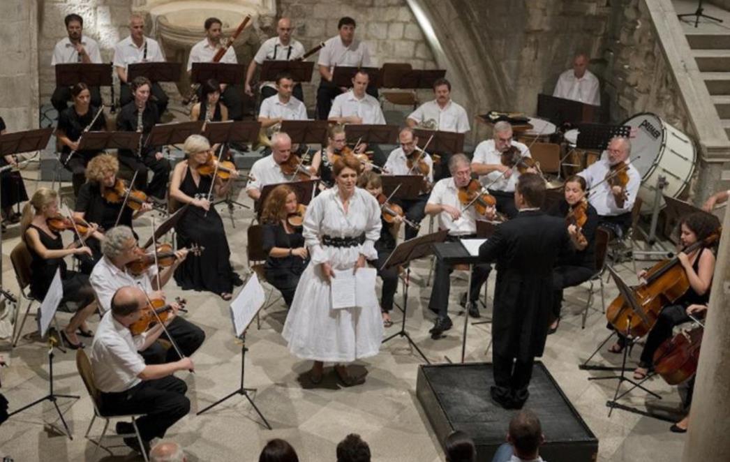 JOŠ JEDAN USPJEŠAN NASTUP DSO: Hebridi i Haydnova Simfonija u Kneževu dvoru (FOTO)