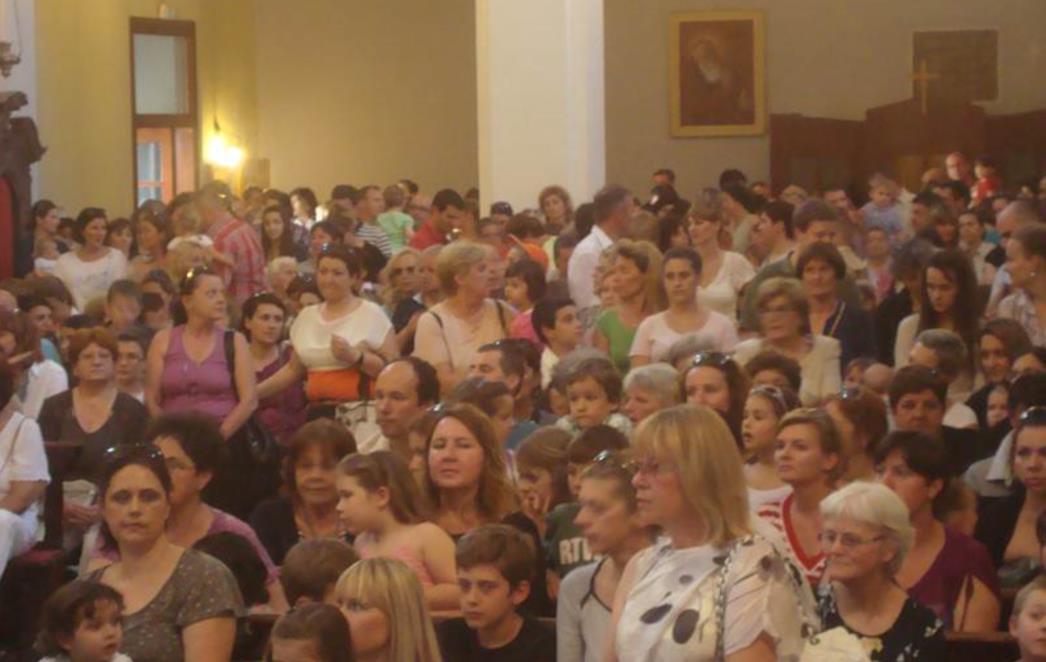 Blagoslov djece u crkvi Male braće (FOTO)