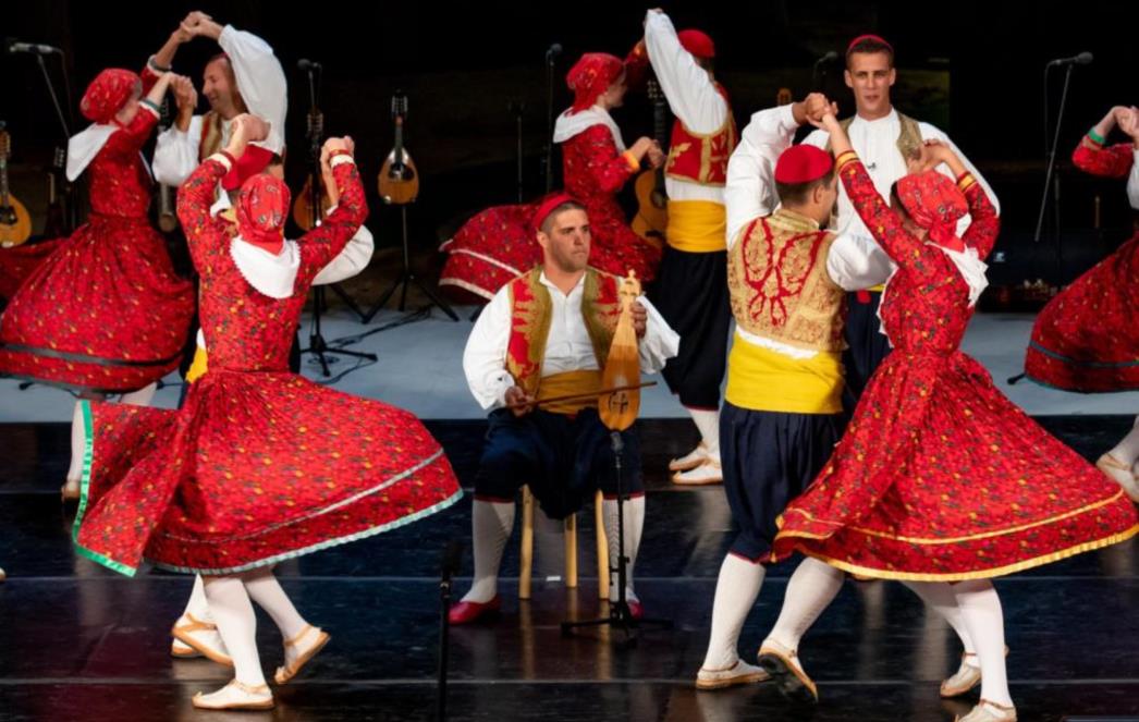 Linđovi festivalski nastupi ispred Katedrale 