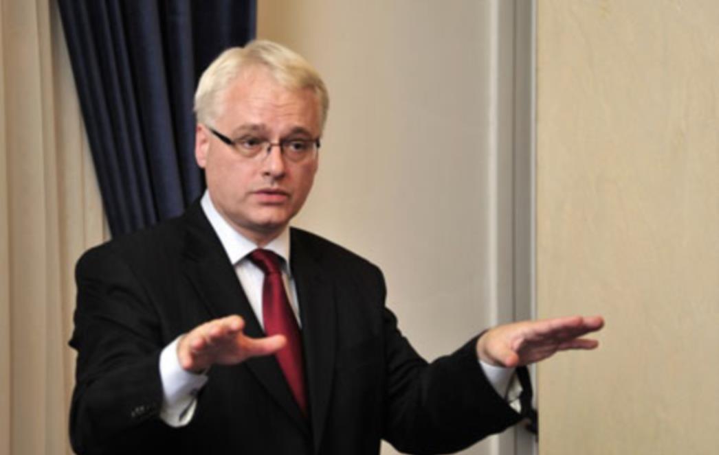 Josipović odbio komentirati poziv na reviziju zakona o abortusu