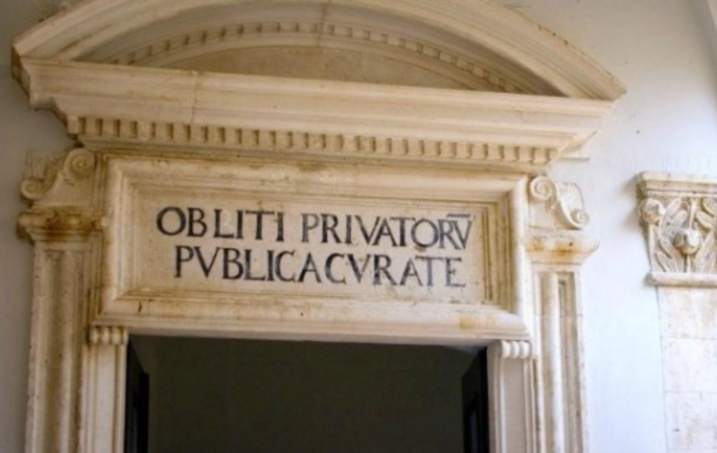 Pamte li naši političari poruku iz Kneževa dvora 'Zaboravite privatno i brinite se za javno'