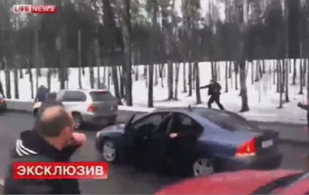 UZNEMIRUJUĆI VIDEO: Još jedna ludost s ruskih cesta obišla svijet!