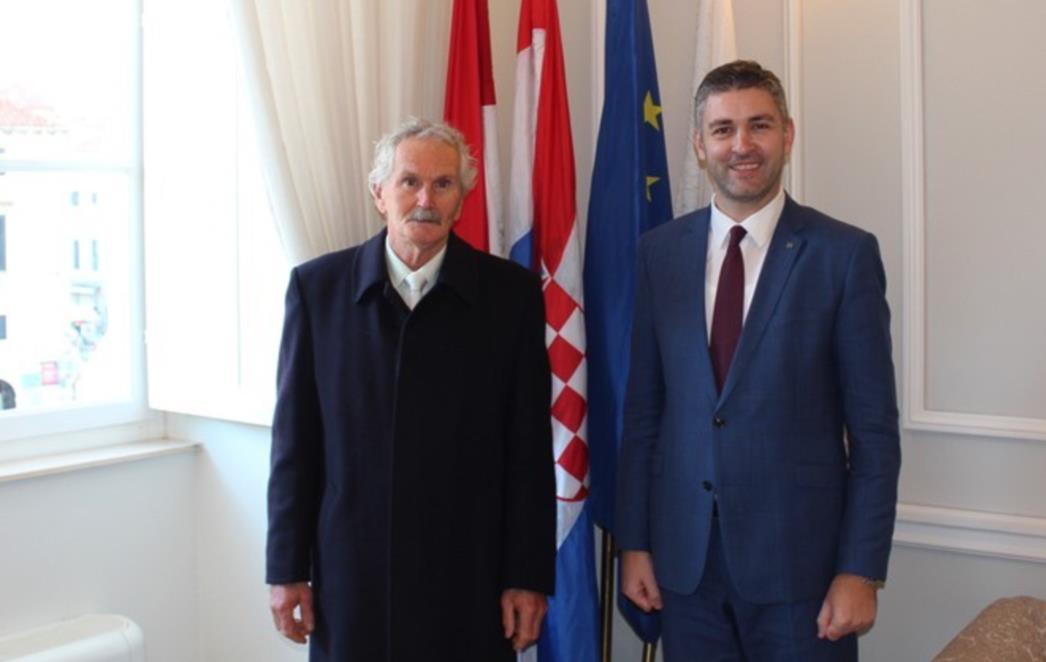 Gradonačelnik Franković primio Boža Dolinu odlikovanog Papinskim priznanjem
