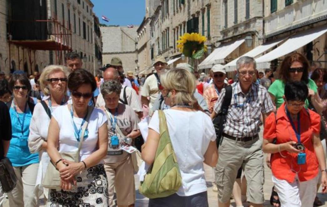 TURISTIČKI VODIČI O NOVIM MJERAMA IZ GRADSKE UPRAVE: Mikrofoni i slušalice su vam dobra ideja, samo tko će to platiti? 