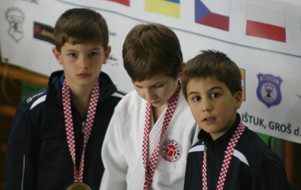 ODLIČNI REZULTATI U SAMOBORU Ukupno 19 medalja za JK Ura Nage i JK Slano, osvojena četiri zlata!