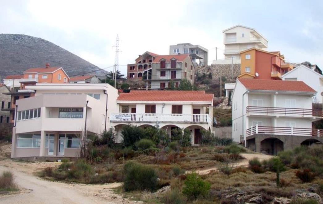 NA IVANICI NIČE 'MALI DUBROVNIK': Sve više mladih bračnih parova gradi kuće zbog niske cijene zemljišta
