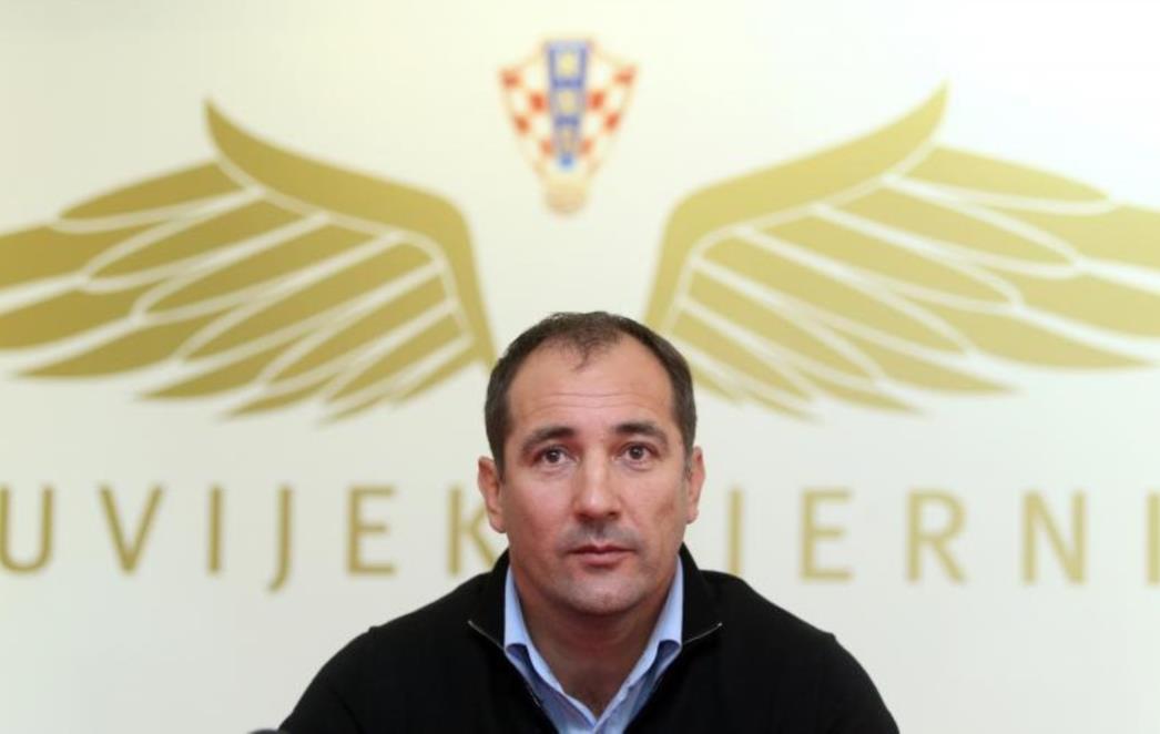 NOVI HIT IGORA ŠTIMCA: S postavama sam se kocka, sj..ala me Škotska  (VIDEO)