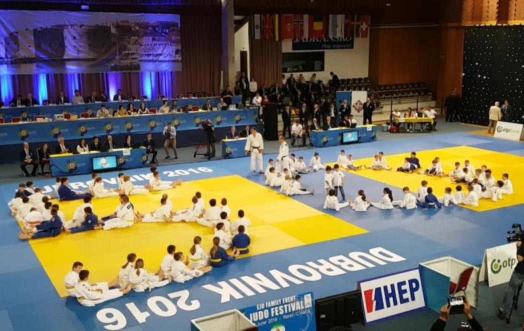 VIDEO: Najmlađe judoke čestitale 50. rođendan JK Dubrovnik 1966