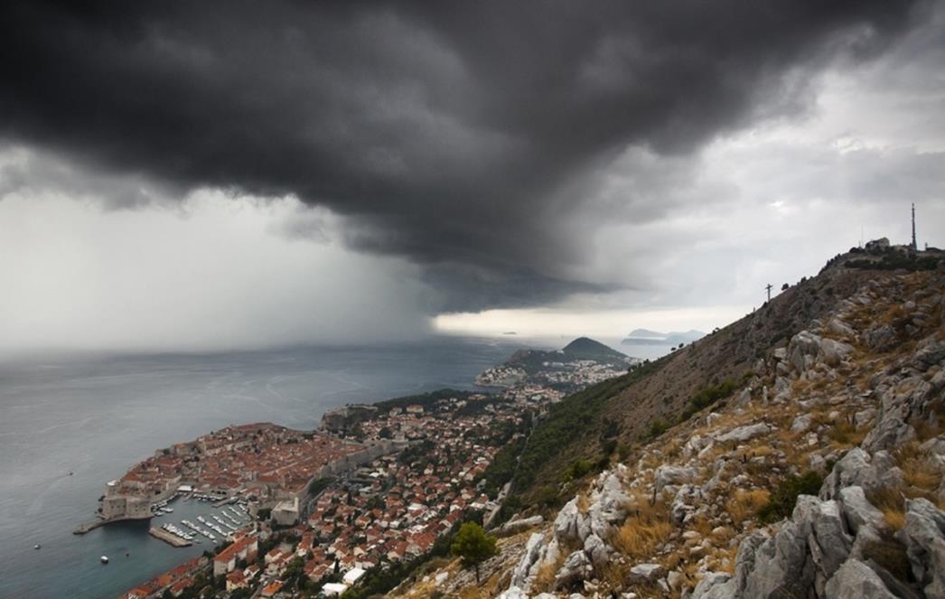 U srijedu će dio Dalmacije zahvatiti veliko nevrijeme, pročitajte kada konačno stiže ljeto