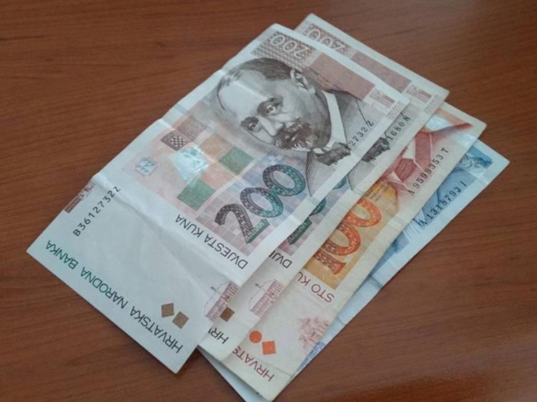 STRUČNJAK UPOZORAVA NA INFLACIJU Mogli bi imati veću plaću zbog jednog Vladinog poteza?