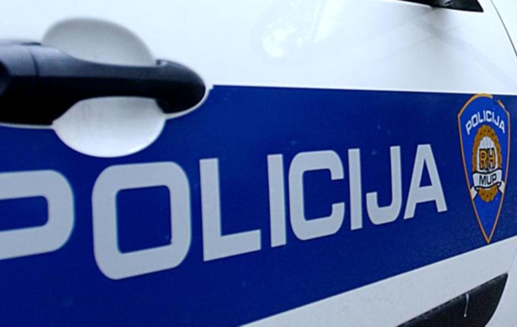 KONAVLE Pijan mopedom udario u brdo, dvoje ozlijeđenih