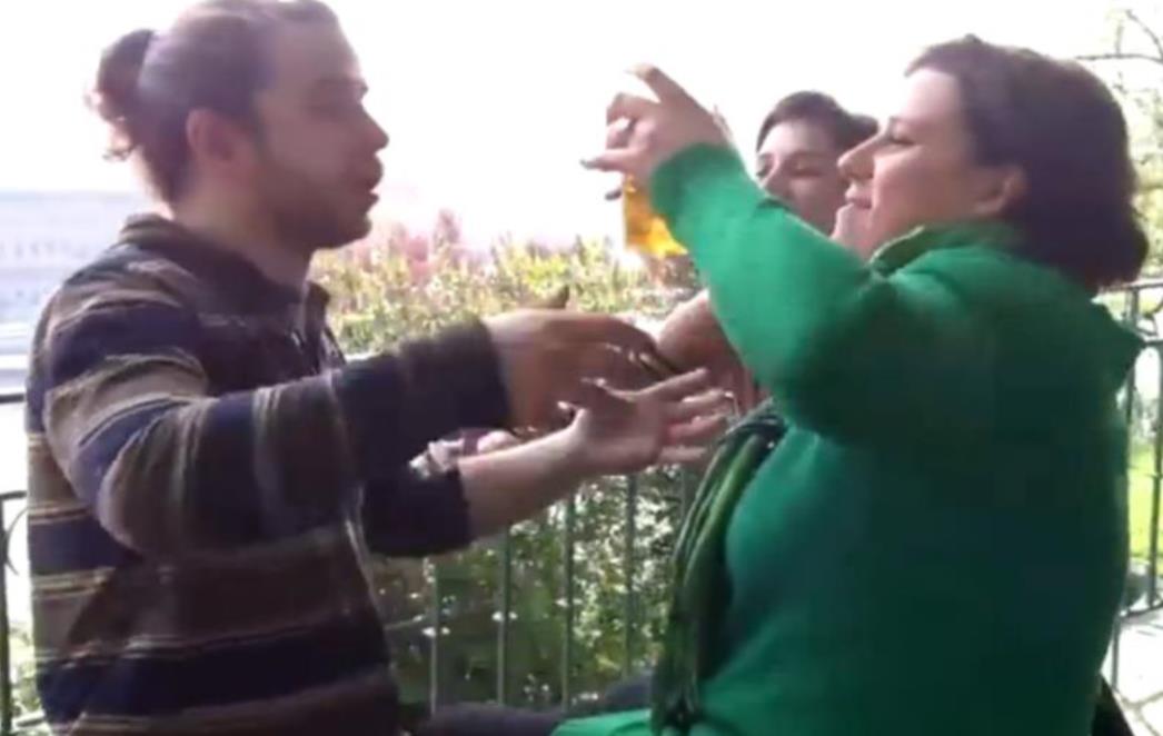 Ovakvo nešto još niste vidjeli - pogledajte kako se pije pivo! (VIDEO)