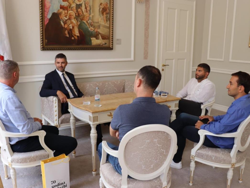 Gradonačelnik se sastao s vodstvom DPDS-a