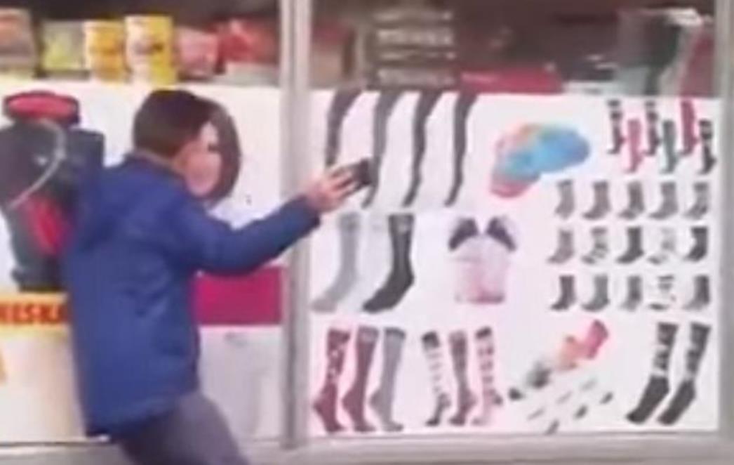 Pogledajte kako Bosanac snima selfie s ljepoticom
