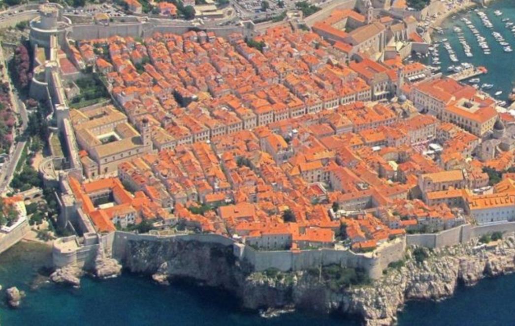 JURKOTIĆ (TIM OREŠKOVIĆ) SMJESTIO I GRAĐANIMA: Istru dajmo Italiji, Dubrovnik iznajmimo! /VIDEO/