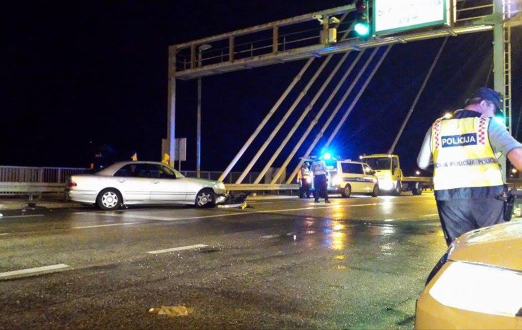 PROMETNA NESREĆA NA ULAZU U DUBROVNIK: Frontalka na mostu dr. Franja Tuđmana (FOTO)