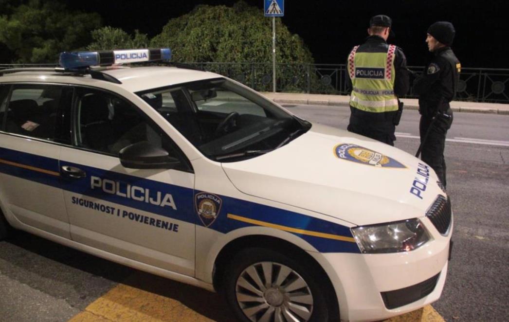Autobus sletio s ceste u Karlovcu, više osoba ozlijeđeno
