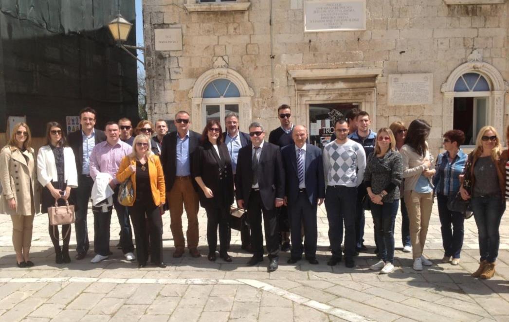 Dalmatinska turneja Dubravke Šuice: Obišla Kaštele, Trogir, Biograd i Zadar!
