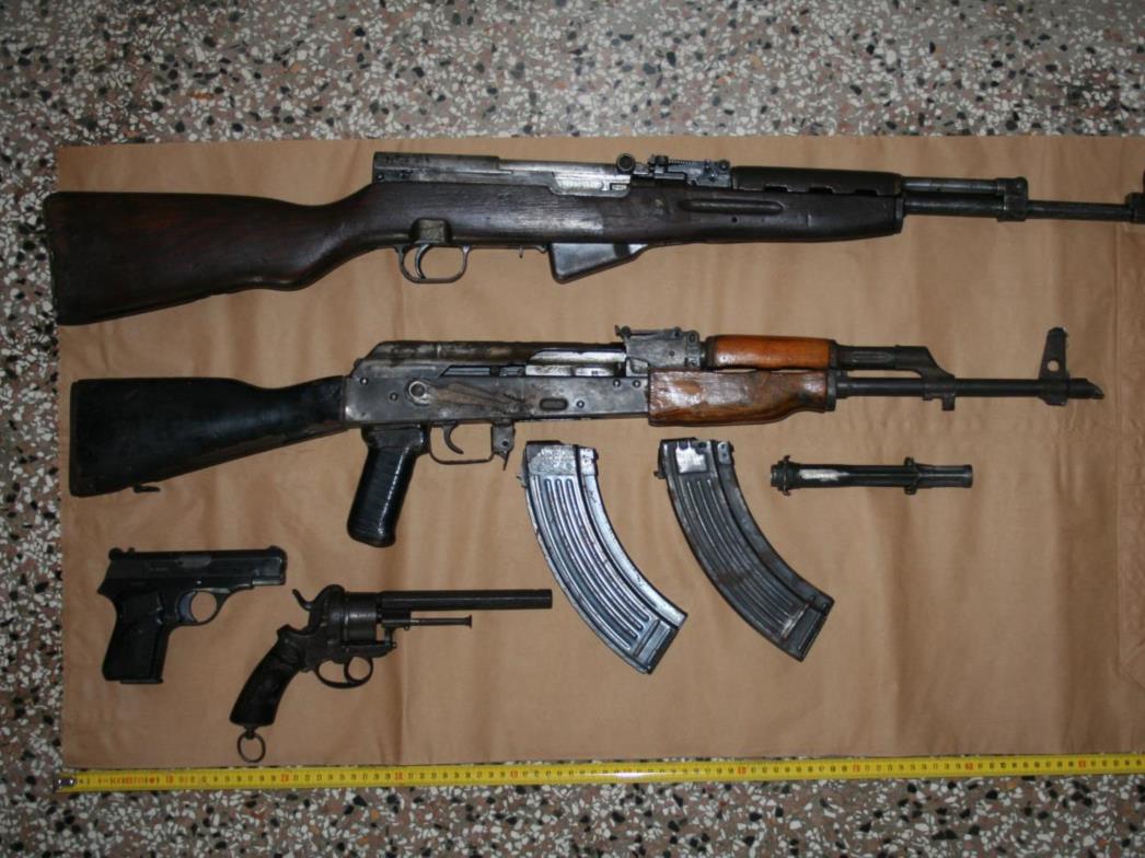 Policija kod 56-godišnjaka pronašla veću količinu oružja