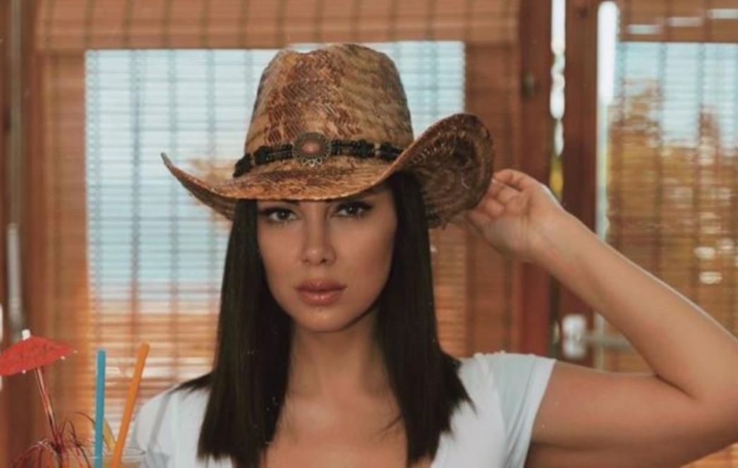 'TI SI FILOZOFIJA SEKSA' Žanamari bez grudnjaka dovela fanove do ekstaze