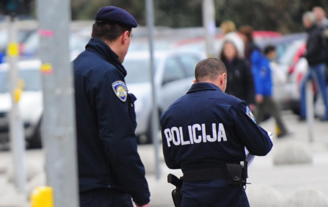 NA DAN OLUJE: Nepoznata osoba obučena u gardijsku odoru raznijela se bombom?