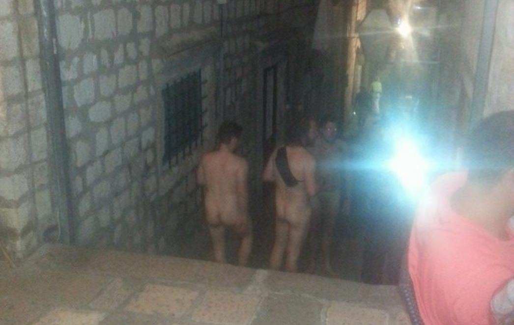 VJEROVALI ILI NE: Goli 'bacili đir' po Dubrovniku, pokupila ih policija
