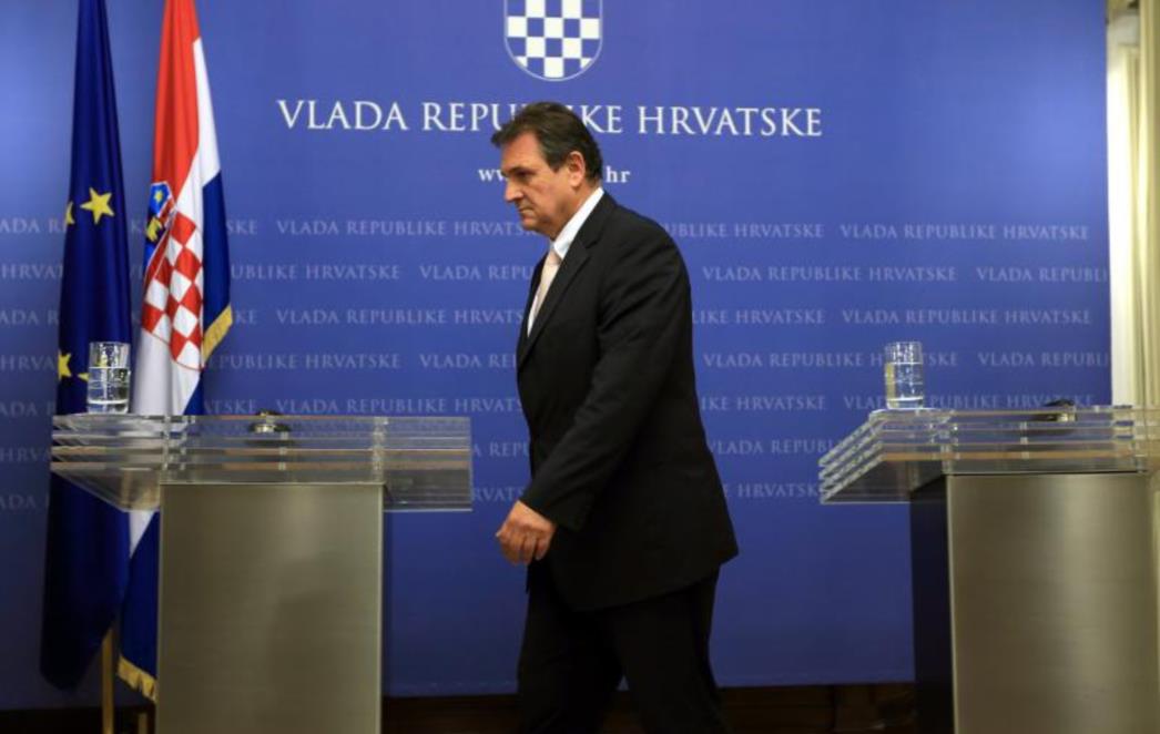 Vlada na Facebooku objavila da Čačić odlazi, skupili preko 1300 lajkova