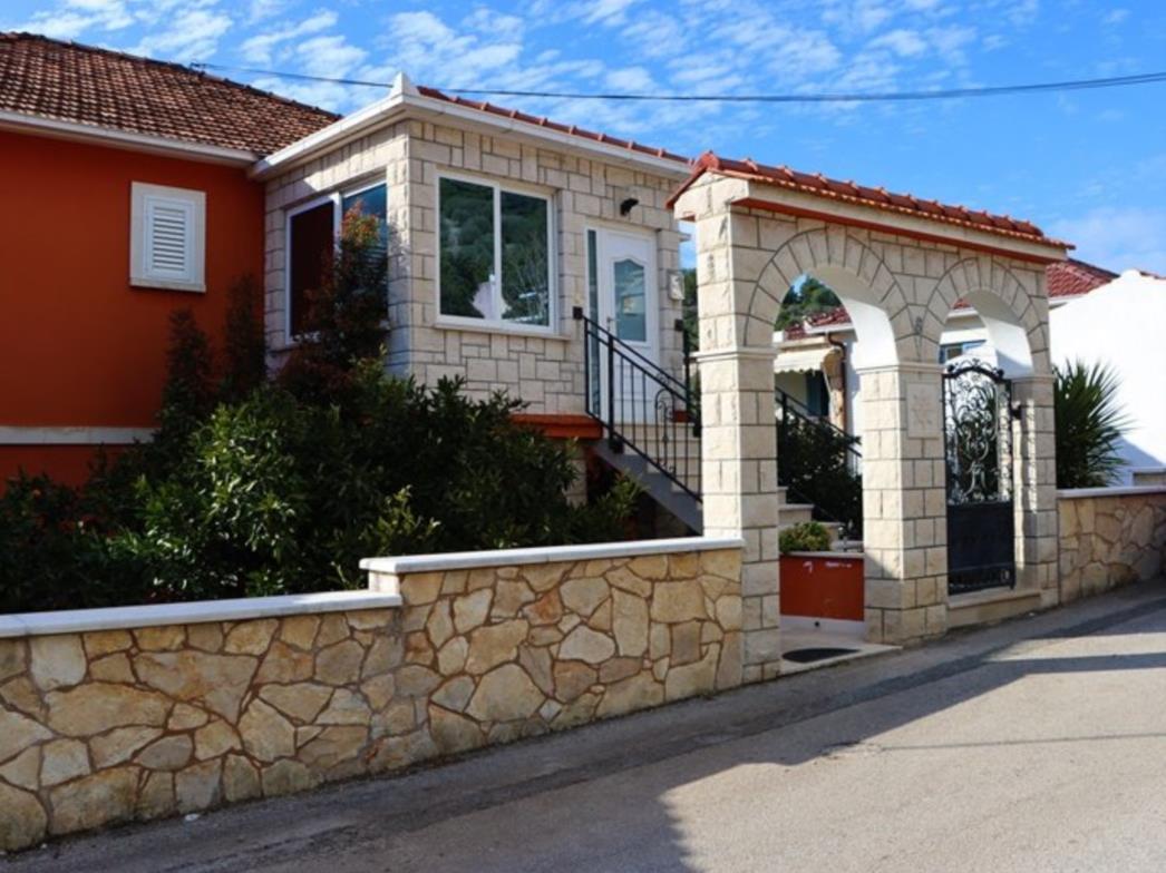 Muškarcu koji je ubio majku na Korčuli određen istražni zatvor