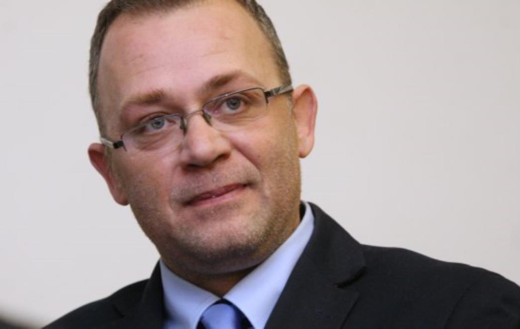 Novopečena  inicijativa  Kulturnjaci 2016 pred Vladom tražila  smjenu ministra Hasanbegovića