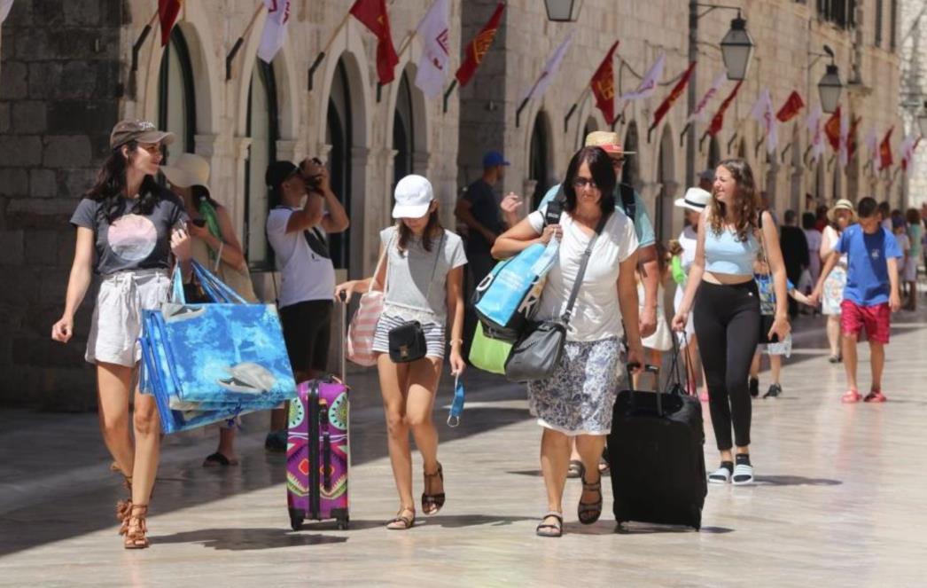 SJAJNE VIJESTI: Cijepljeni Britanci na povratku iz 'žutih zemalja' više ne moraju u karantenu