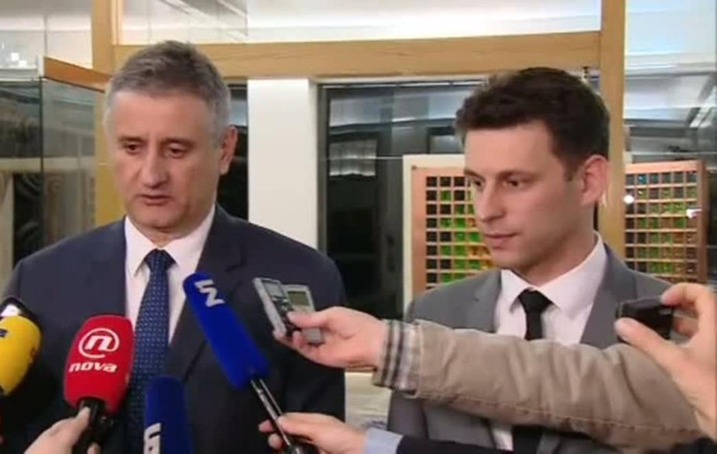 'MOST LETI VAN!': Postoje dva scenarija u Vladi koja Karamarka  mogu učiniti premijerom  