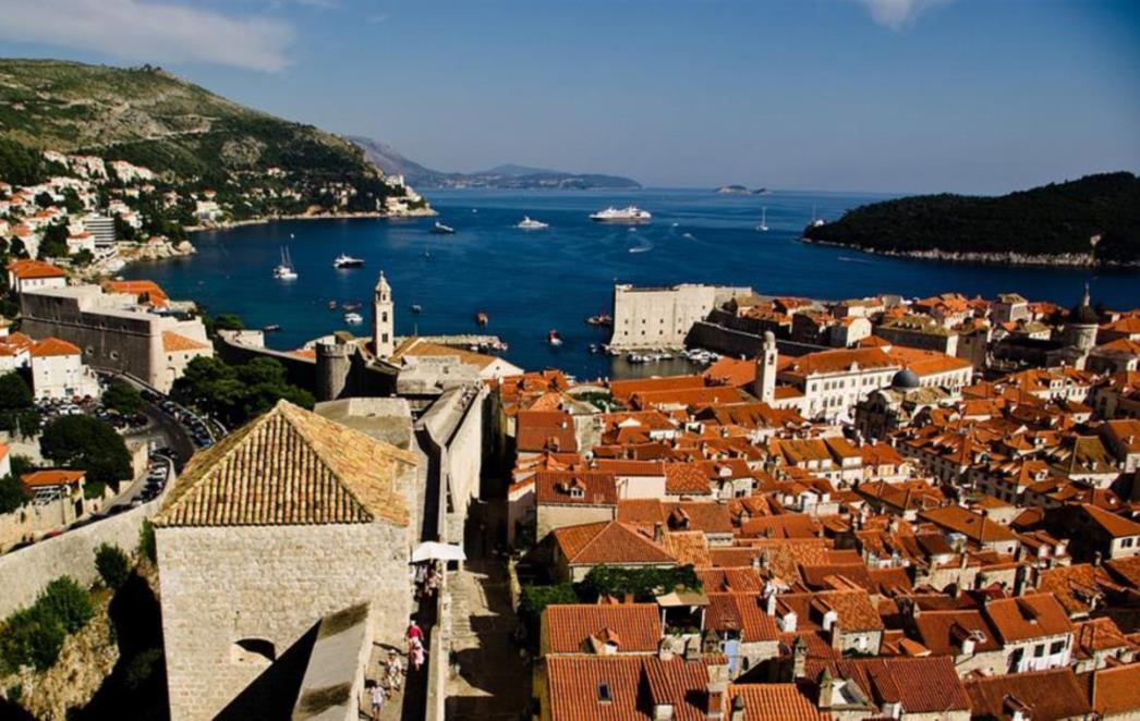 UŽARENI KROVOVI: Pakleno ljeto, toplinski udar u Dubrovniku - temperature i do 40 stupnjeva u hladu!