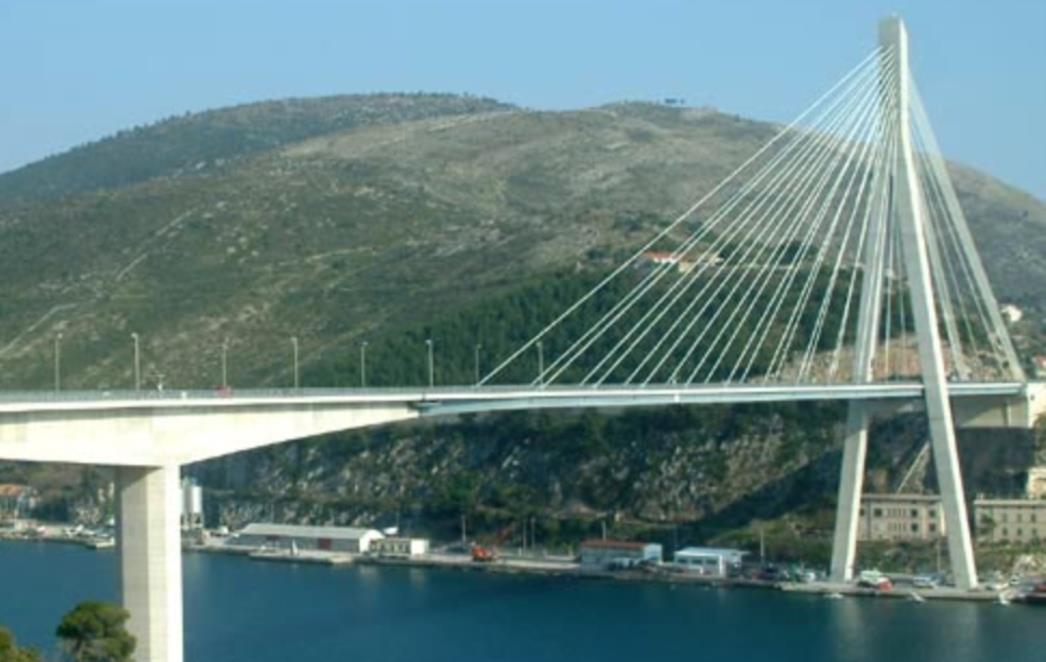 BURA U DUBROVNIKU: Most dr. Franja Tuđmana zatvoren za prvu skupinu vozila