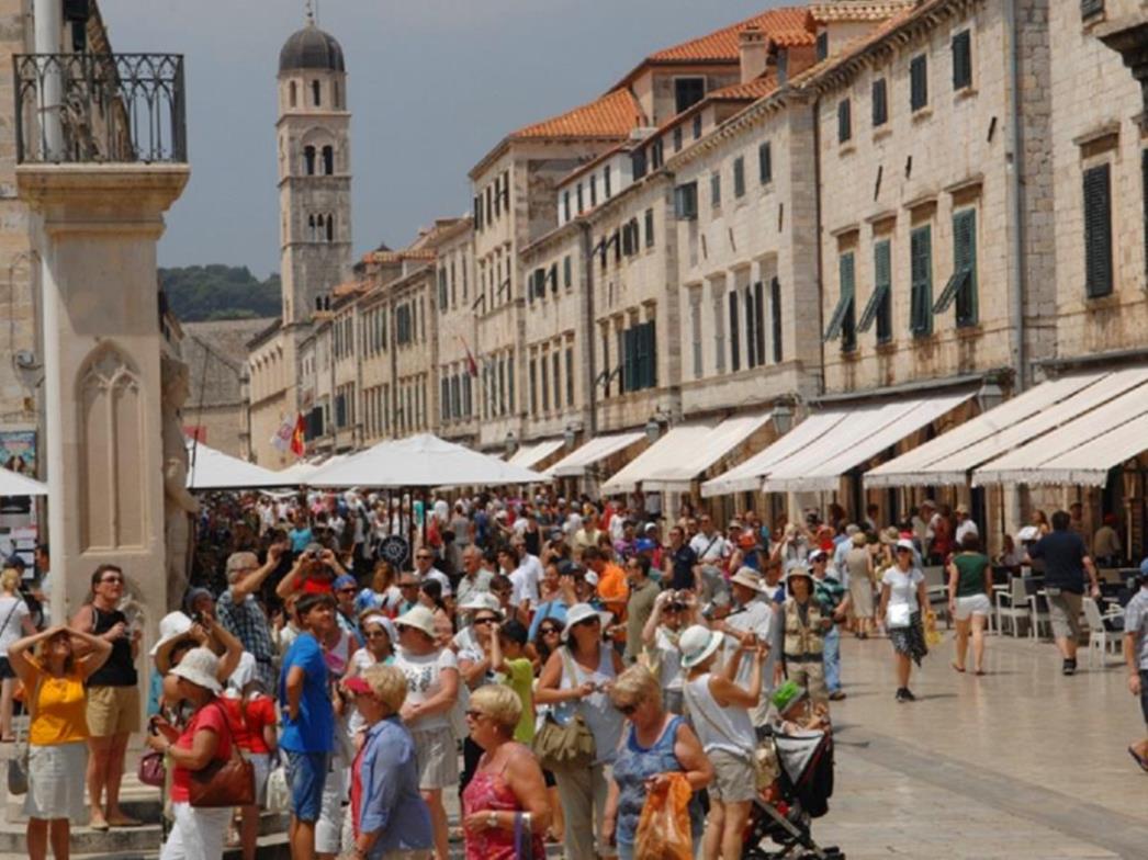 VELIKA PRILIKA ZA ULAGANJE Na raspolaganju je 2,2 milijarde kuna pomoći turizmu