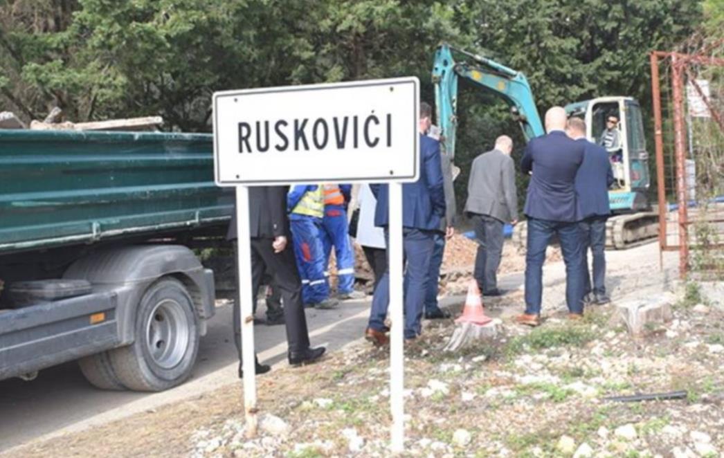 Bačić, Dobroslavić i Cebalo obišli radove u Orebiću i novu zgradu PŠ Lovište