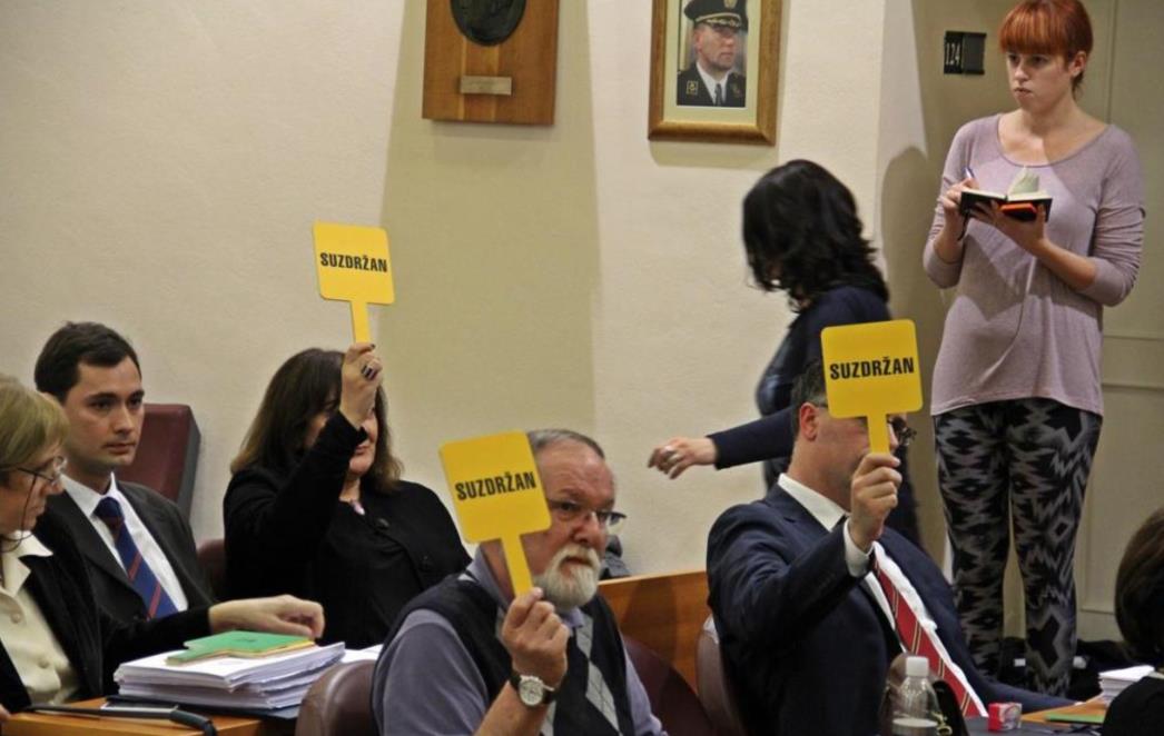 ZAVRŠILA SJEDNICA GRADSKOG VIJEĆA -  PAO PRORAČUN: Idemo u prijevremene izbore!