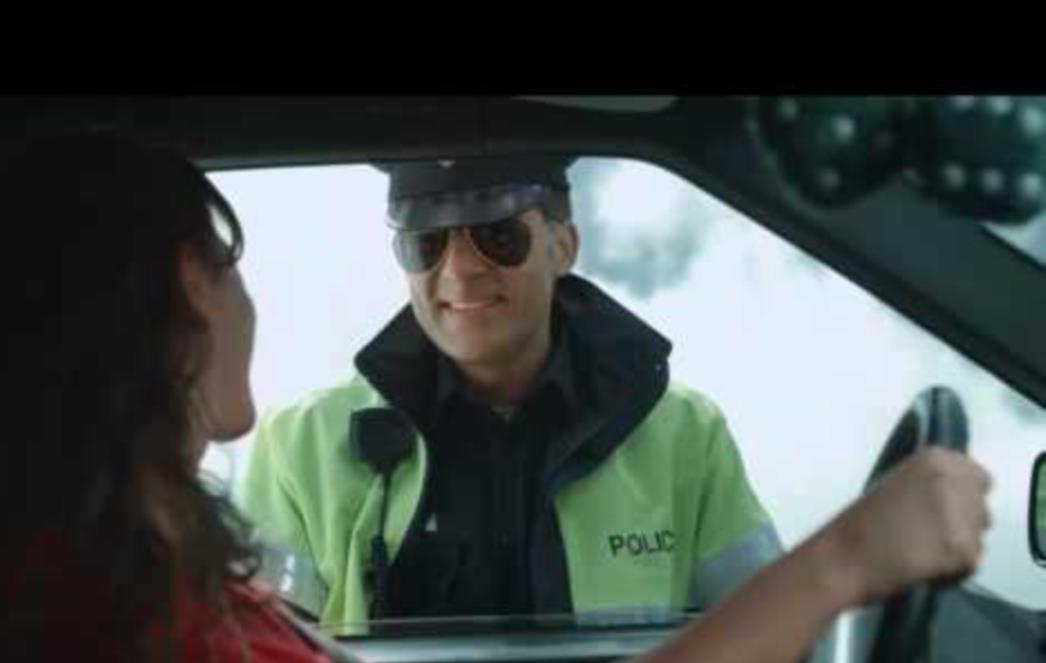 VIC DANA: Plavuša na vozačkom