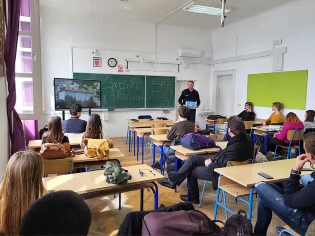 Dubrovačka prometna policija započela s edukacijom mladih vozača