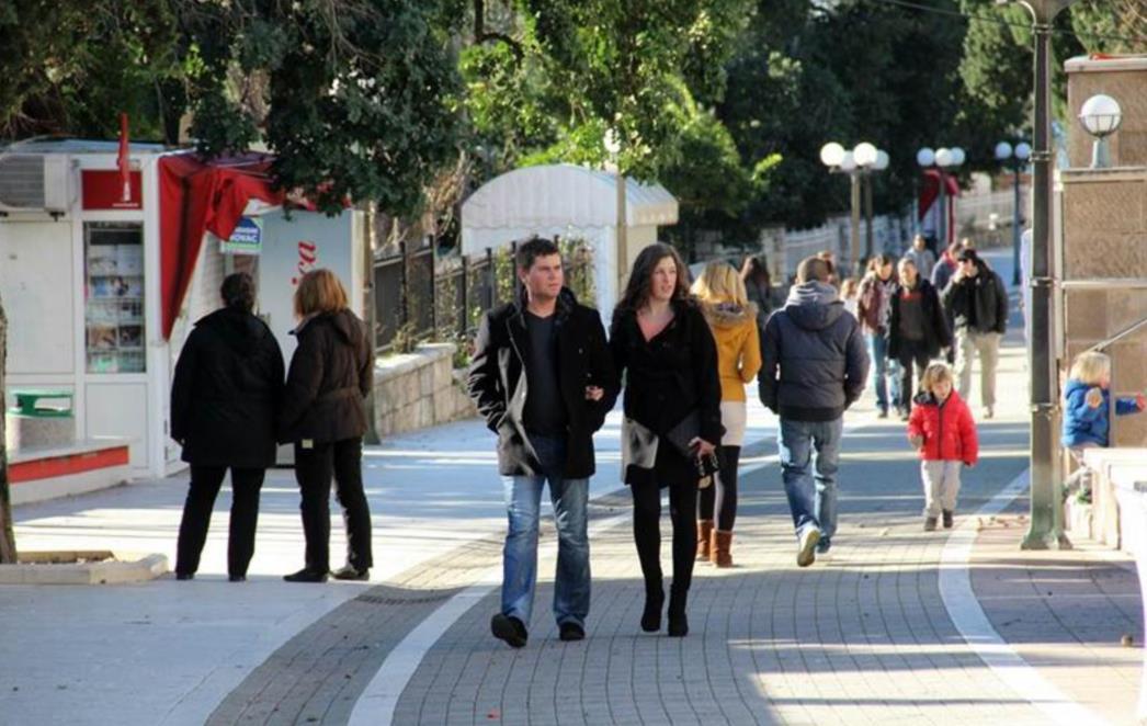 SUNCE IZMAMILO DUBROVČANE U ŠETNJU: Ništa im neće ovaj dan pokvariti! (FOTO)