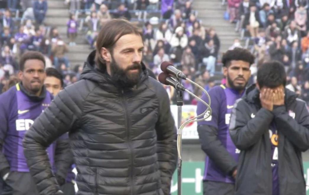 MIHAEL MIKIĆ U SUZAMA Oprostio se od nogometa, počast mu odale tisuće Japanaca, vijorile se i hrvatske zastave (VIDEO)