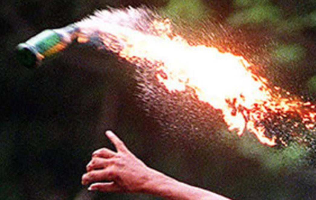 Zbog otkaza bacio molotovljev koktel na banku, 39 ranjenih