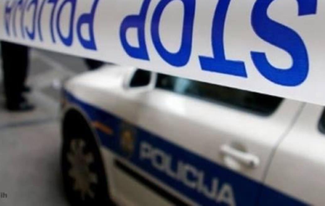 JEDNA OSOBA POGINULA U TEŠKOM SUDARU Ozlijeđeno 14 ljudi, u nesreći sudjelovala dva autobusa i automobil