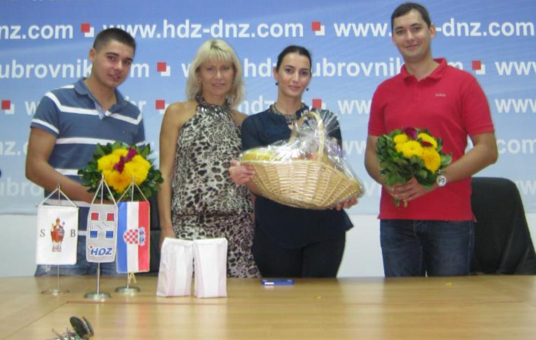 Predstavnici Zajednice žena Katarina Zrinski i Mladeži HDZ-a posjetili Dom umirovljenika 'Domus Christi Christi'