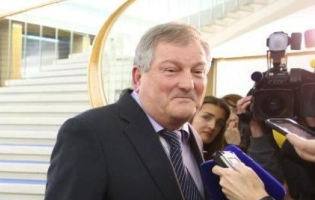 ZASTRAŠUJUĆE  Rašković: Iz mojih stranačkih redova poručili su mi da će mi 'skinuti glavu' 