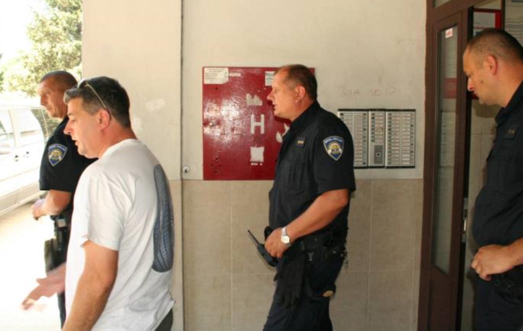 Obitelj Ljubičić cijelu noć provela pred stanom u koji je provalio Boro Nikolovski 