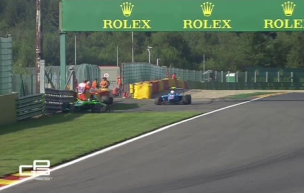 Novo pravilo FIA-e pretvorilo utrku u Belgiji u totalni kaos! /VIDEO/