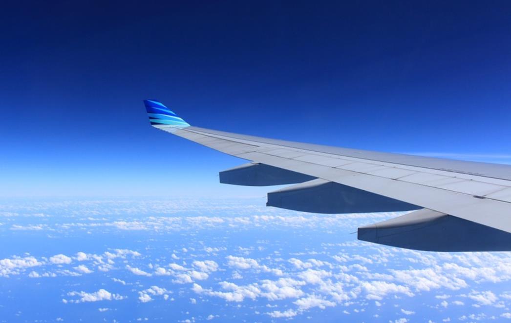 GNJUSNO Milijarder stavio privatni avion na autopilot kako bi se seksao sa 15-godišnjakinjom