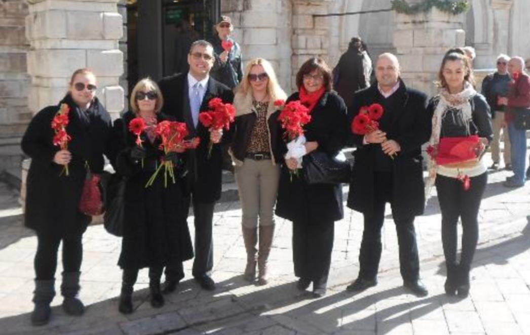 DUBROVAČKI SDP OBILJEŽIO VALENTINOVO: Dan zaljubljenih na Stradunu! (FOTO)