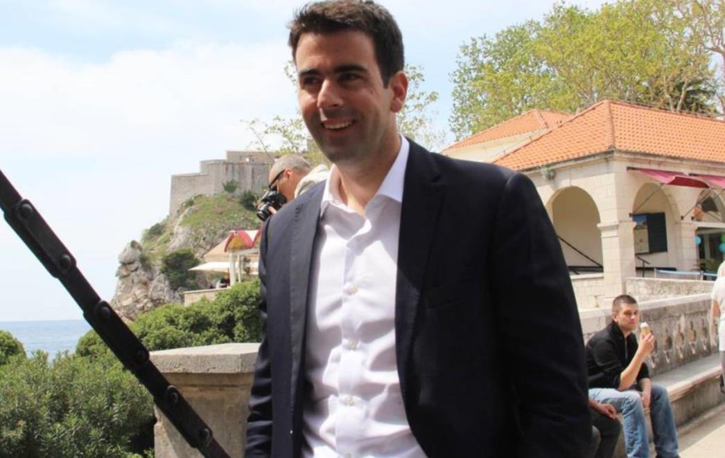 RANOM ZOROM U ČIŠĆENJE GRADA: Željko Raguž se fura na Milana Bandića!