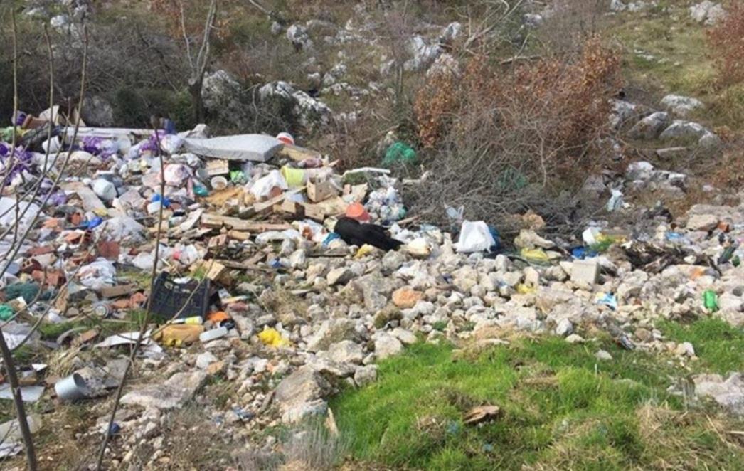 GUŠIMO SE U SMEĆU Godišnje napunimo 800.000 olimpijskih bazena otpadom